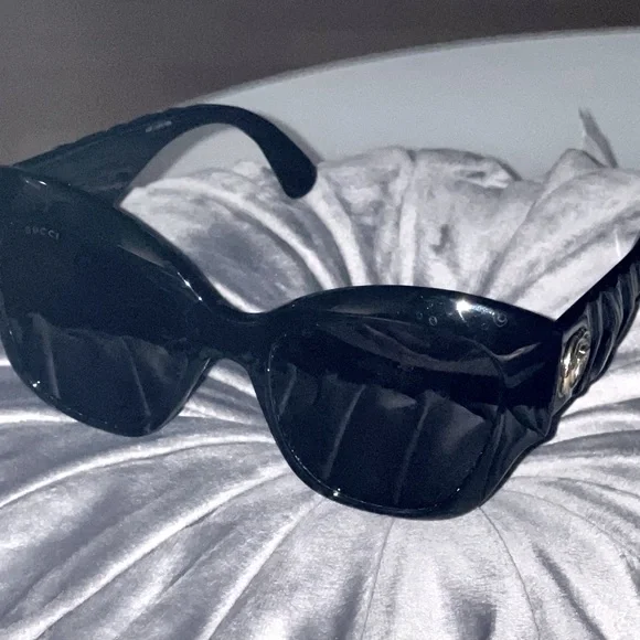 Gucci Cat Eye Sunglasses SOLD - Picture 2 of 11